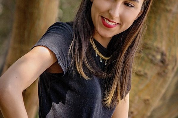 girl-2406968_960_720